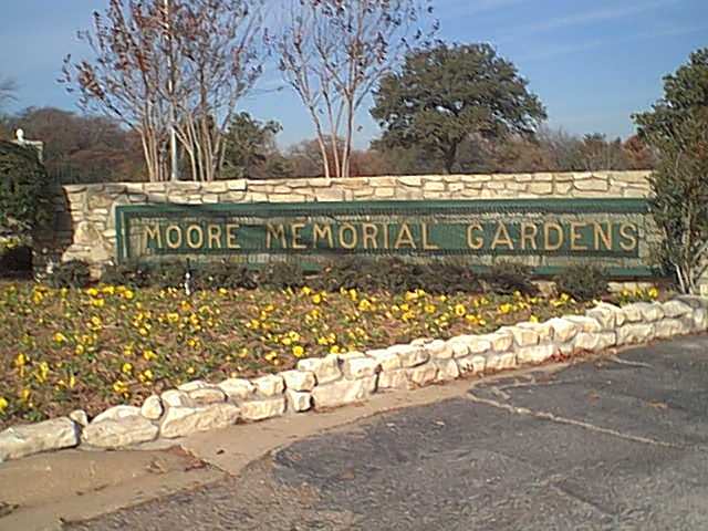 cemetery-media\Moore Memorial Gardens