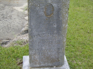 gravestones\HICKS Nannie Thelma