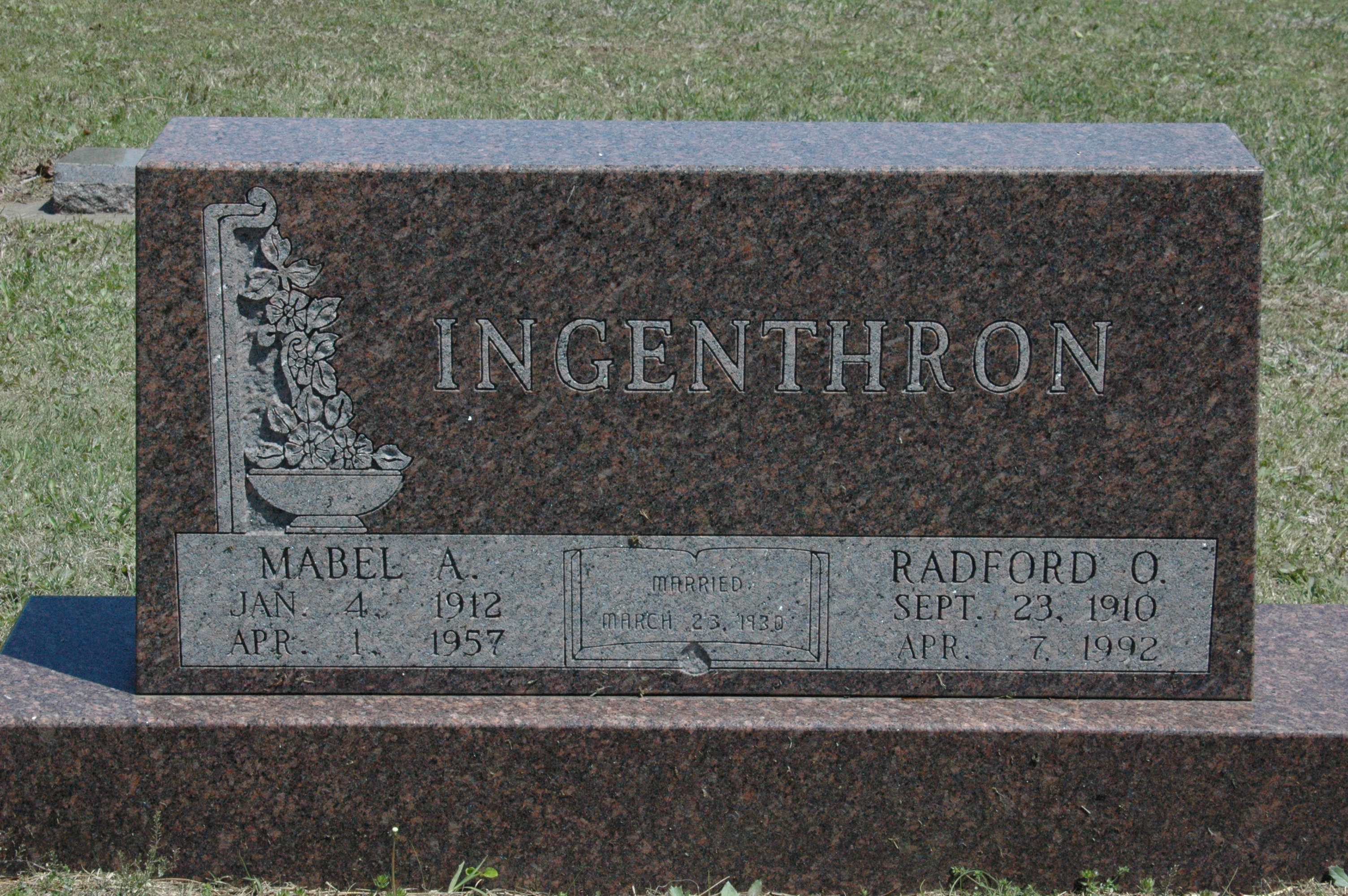 gravestones\INGENTHRON Radford and Mabel