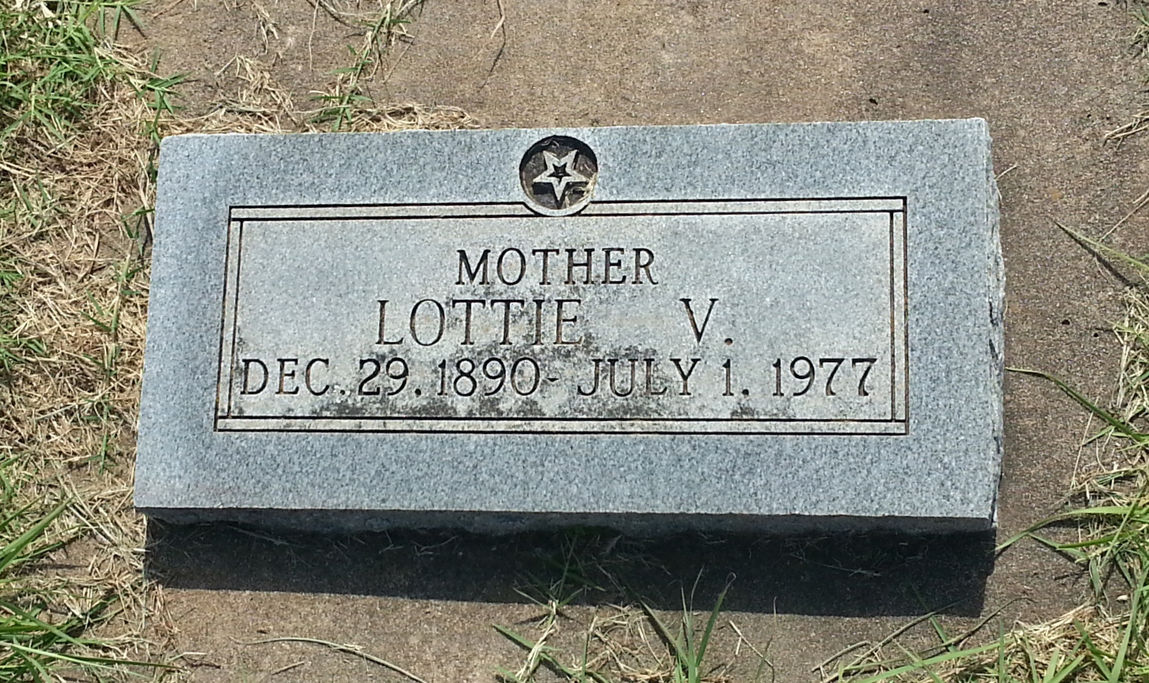 gravestones\LACKEY Lottie