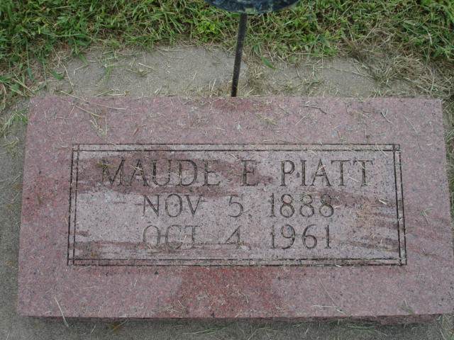 gravestones\PIATT Maude