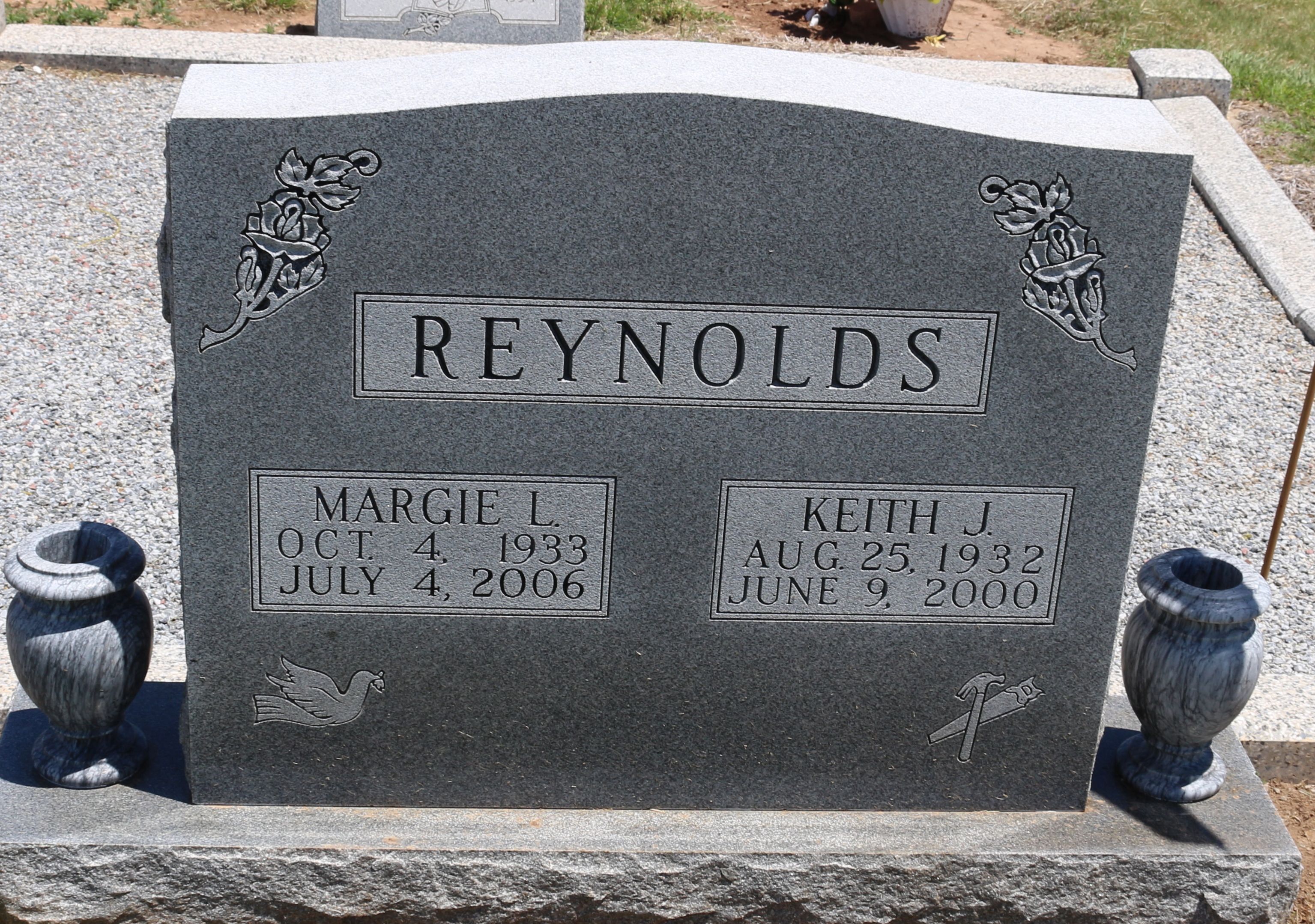 gravestones\REYNOLDS Keith and Margie