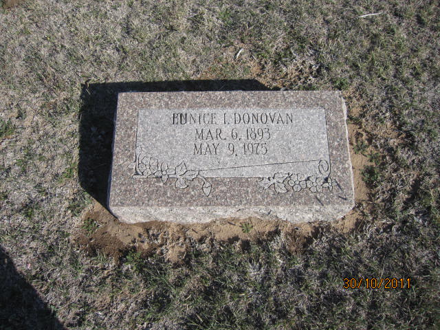 gravestones\RIFFLE Eunice Ida d1975