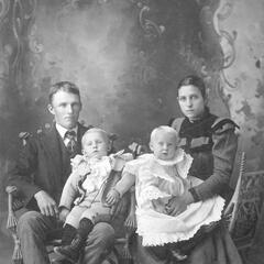 Aunt Johncy Dyess and Family